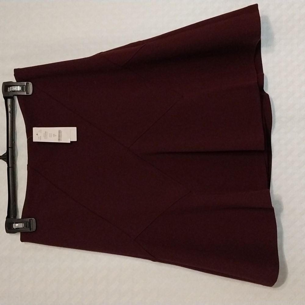NWT White House Black Market Skirt wine colored size 0